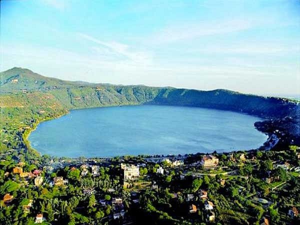 lac volcanique de bolsena